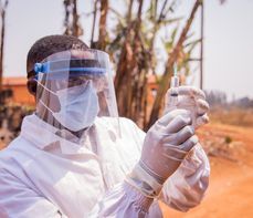 Szczepionka na ebolę – jak działa i kto powinien się zaszczepić?