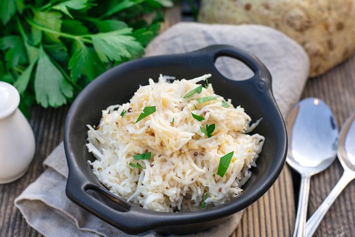 Alergia na seler należy do najczęstszych alergii pokarmowych u dorosłych i dzieci. 