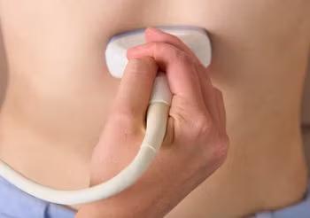 USG grasicy trwa kilkanaście minut i z reguły nie powoduje u pacjenta żadnych niedogodności / Fot. Adobe Stock