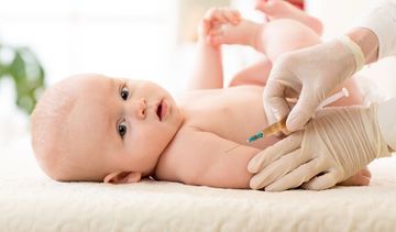 Szczepionka 6w1 − powikłania, skład i przeciwwskazania do szczepienia skojarzonego 6w1