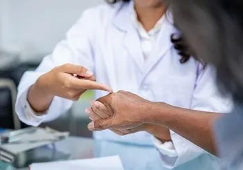 Łuszczyca paznokci to jeden z rodzajów łuszczycy / Fot. Adobe Stock