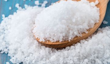 Dieta na nadciśnienie. Czym zastąpić sól? Jaką sól wybrać