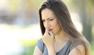 Obgryzanie paznokci – skutki i metody walki