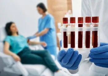 Oksytocyna jest związkiem chemicznym produkowanym w podwzgórzu. „Hormon szczęścia” u kobiet odpowiada przede wszystkim za skurcze macicy w trakcie porodu. /Fot. Canva