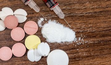 Testy na obecność narkotyków − jak prawidłowo przeprowadzić test?