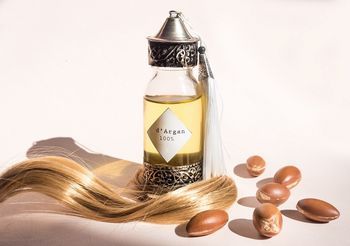 Olej arganowy nadaje się do pielęgnacji skóry i włosów / Fot. Adobe Stock